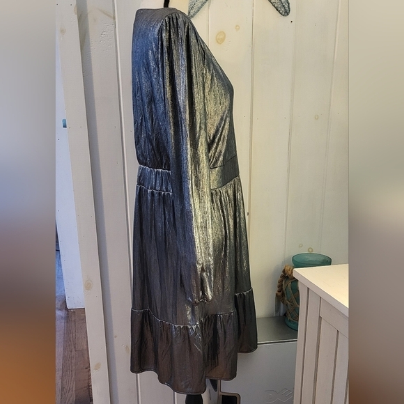 Loft Shimmer Silver Black Ruffle V-Neck Dress Size 14 - Picture 6 of 14